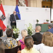 Präsident des Comité International de Mauthausen Guy Dockendorf, Hans Maršálek-Preis 2022 © Parlamentsdirektion / Johannes Zinner