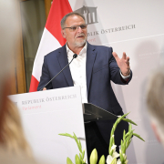 Willi Mernyi, MKÖ-Vorsitzender, Hans Maršálek-Preis 2022 © Parlamentsdirektion / Johannes Zinner