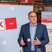 Willi Mernyi spricht bei der Pressekonferenz Zivil.Courage.Online App © MKÖ/Jacqueline Godany