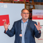 Willi Mernyi spricht bei der Pressekonferenz Zivil.Courage.Online App © MKÖ/Jacqueline Godany