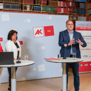 Christa Bauer, Renate Anderl und Willi Mernyi bei der Pressekonferenz Zivil.Courage.Online App © MKÖ/Jacqueline Godany