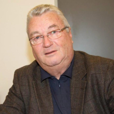 Portraitfoto von Albert Langanke