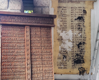 Holztafeln Abwehrkämpferdenkmal Verein DENK(A)MÅL – SPUNIJ SE Holztafeln Abwehrkämpferdenkmal Verein DENK(A)MÅL – SPUNIJ SE