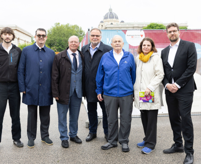 v.l.n.r.: Effi Purtscheller, Vertreter Verein GEDENKDIENST; Oskar Deutsch, Präsident Israelitische Kultusgemeinde Wien; Niki Kunrath, Initiative Jetzt Zeichen Setzen; Willi Mernyi, Vorsitzender Mauthausen Komitee Österreich; Mark Olsky, KZ-Überlebender und einer der drei "Mauthausen Babys"; Christa Bauer, Geschäftsführerin Mauthausen Komitee Österreich; Andreas Kranebitter, Wissenschaftlicher Leiter Dokumentationsarchiv des österreichischen Widerstandes © MKÖ/Alissar Najjar